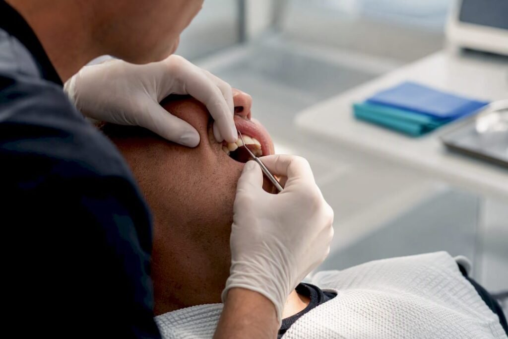 Controllo clinico di un dente provvisorio